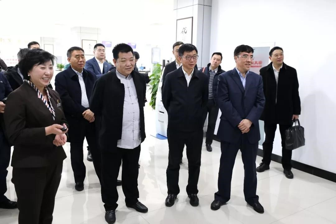 省沈抚新区党工委副书记,管委会主任连茂君,省商务厅副厅长王景明陪同
