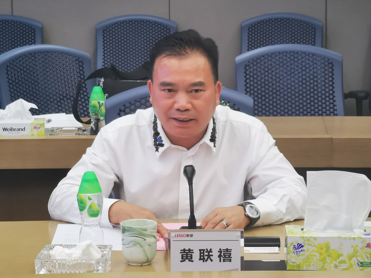 座谈会上, 黄联禧对蓝军一行的到访表示热烈欢迎.