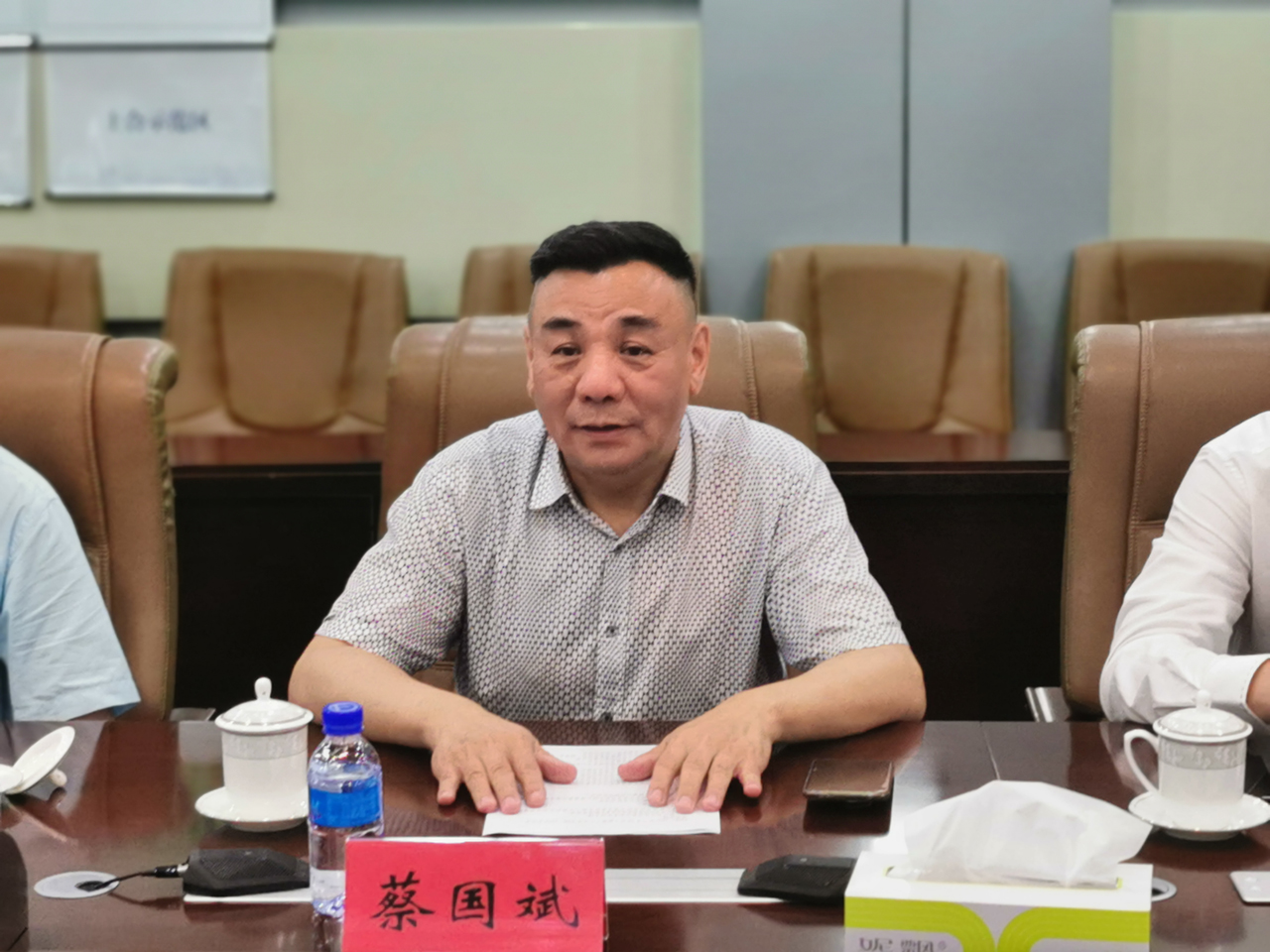 蔡国斌率会员企业代表赴胶州市考察交流