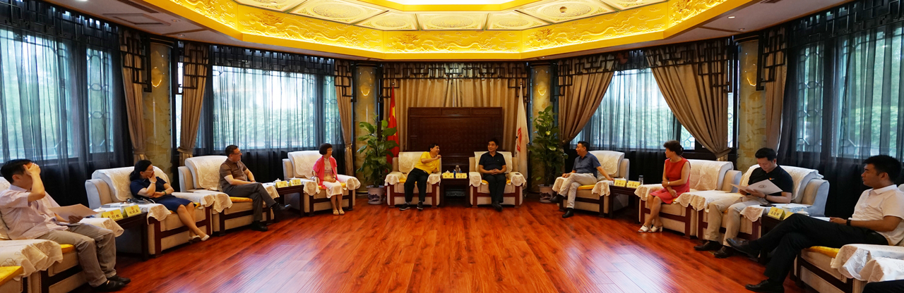 申占华会见全国政协常委、副秘书长，台盟中央副主席杨健一行