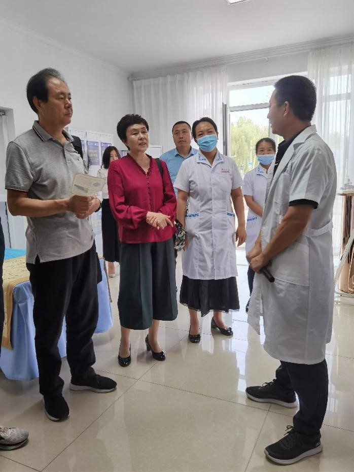陶淑霞、李玉民一行赴北京蒙医康复医院考察调研