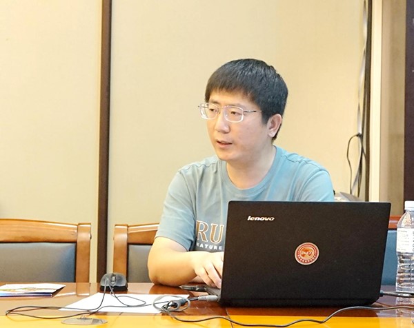 张骁发言